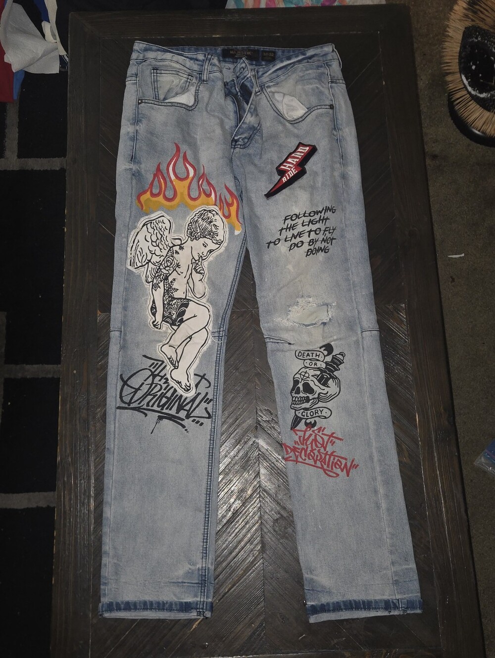 Light Jean Graphic Patch Men's Jeans with Flame and Angel Artwork